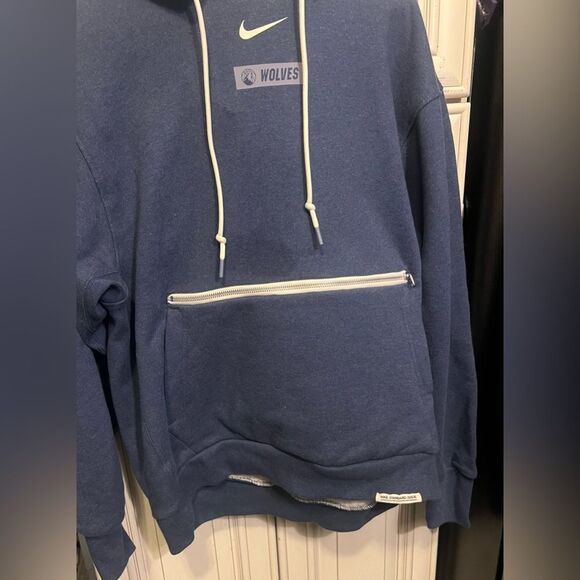 NBA Wolves Nike Dri-Fit Standard Issue Basketball Hoodie L - Picture 1 of 9